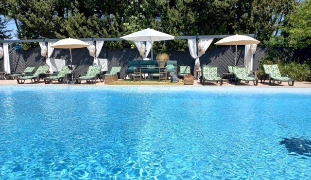 ZEcamping 4 étoiles piscine chiens acceptés jacuzzi chalet TV LV clim 32m2