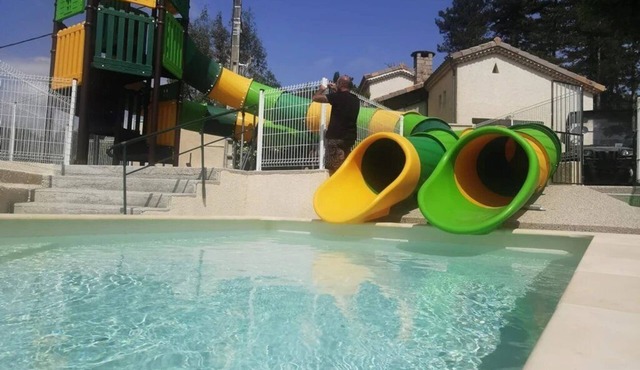 ZEcamping 4* piscine chauffée toboggans chiens acceptés locatif 21m2
