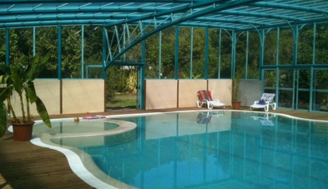 ZEcamping 4* piscine couverte dog friendly animations cottage TV 29m2