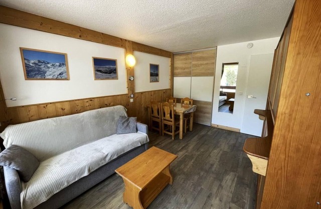 10m from resort center, 1st floor, balcony, tv, 24m², Les Menuires