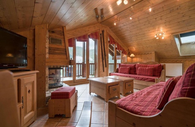 200m from resort center, 4th floor, view valley, fitness, swimming pool, sauna, hammam, balcony