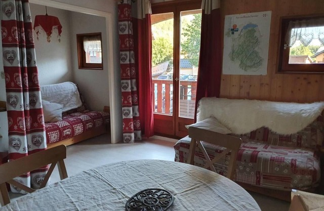 200m from shops, Ground floor, balcony, tv, ski locker, 29m², Valloire