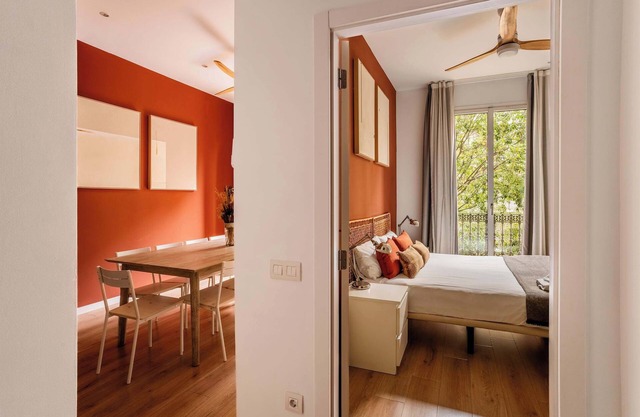 Beautiful 4bd 4ba apartment in Eixample District
