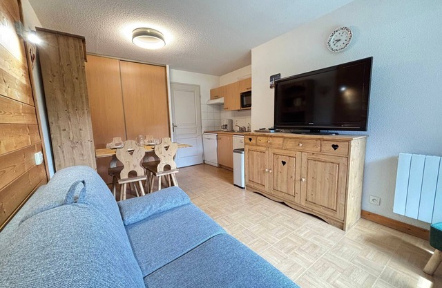 Charming apartment for 4 at the foot of the slopes with pool