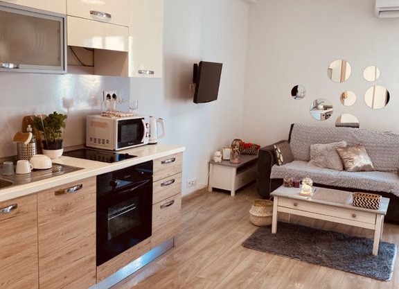 Magnificent fully equipped studio with balcony and terrace 8 minutes from the beach