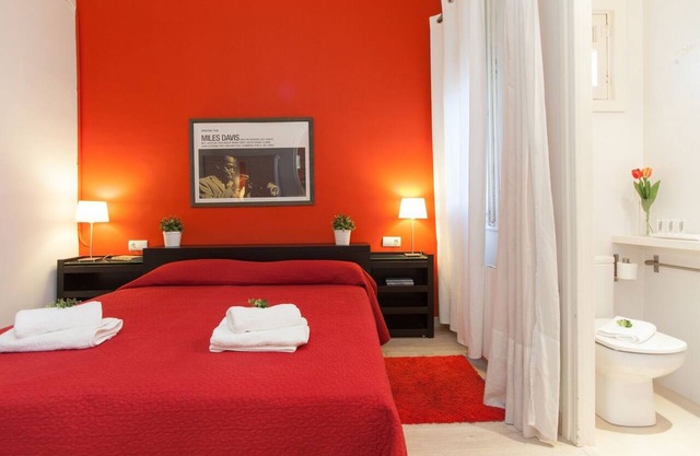 SF An apartment 300 meters from the Sagrada Familia temple - FREE WIFI