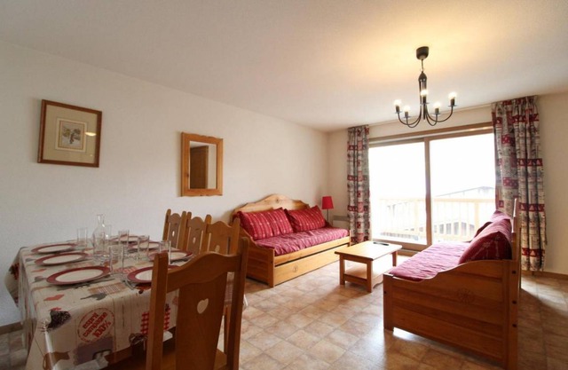 Wifi, 10m from ski slopes, 2nd floor, balcony, parking, tv, ski locker, 55m², Val Cenis