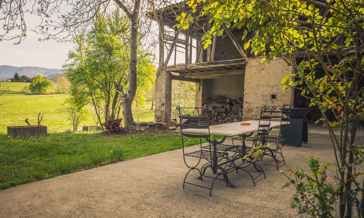 Rouede House | Country House 'Maison De Rouède' with Mountain View, Wi-Fi and Air Conditioning