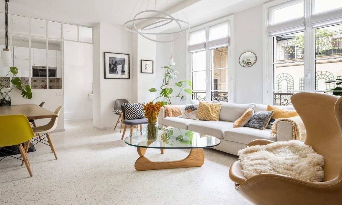 9th Arrondissement Apartment | Savor Moments of Tranquility in St Georges With A 50m² Garden & Dining Terrace