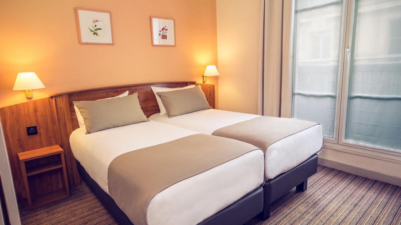 Photo of Bedroom in 2nd Arrondissement