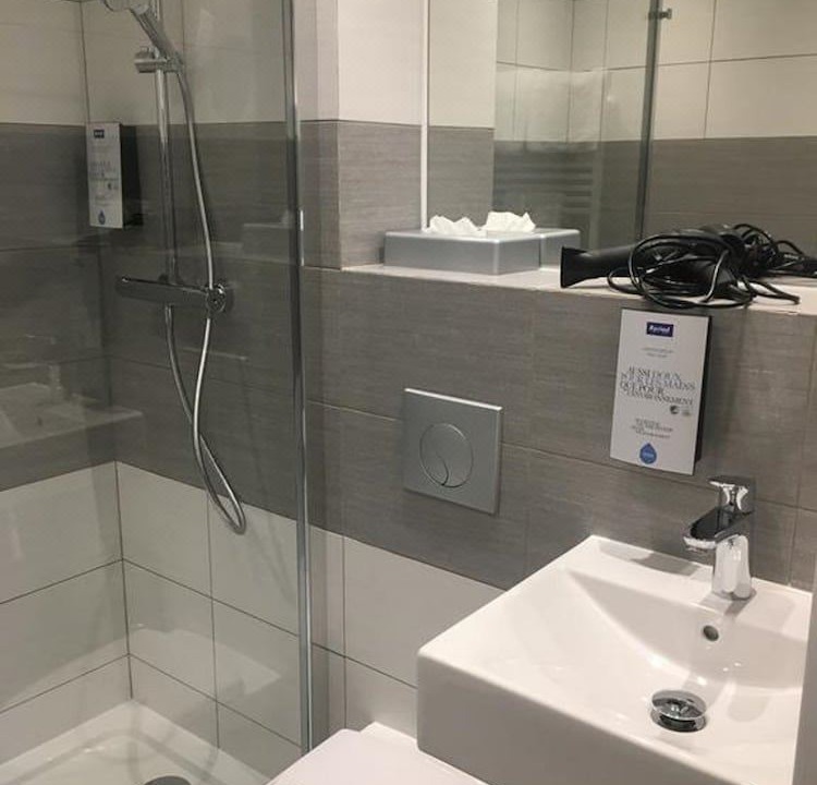 Photo of Bathroom in Feytiat