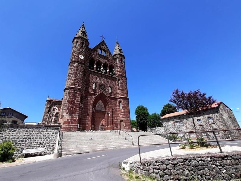 Photo of Buildings in Cayres