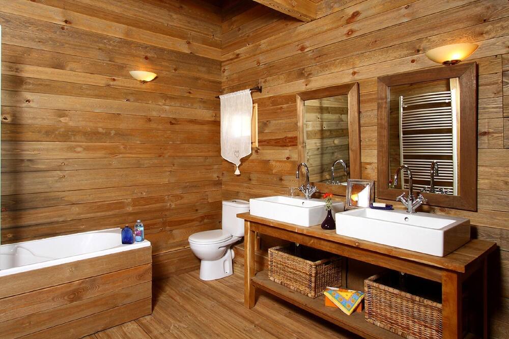 Photo of Bathroom in Bergers