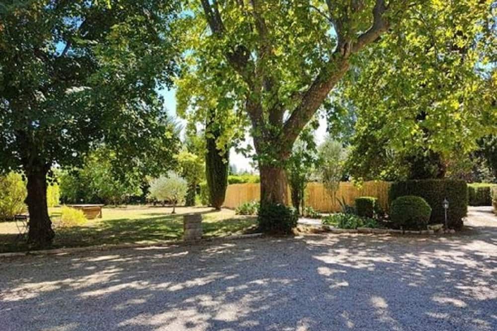 Photo of Outdoor in Camaret-sur-Aigues
