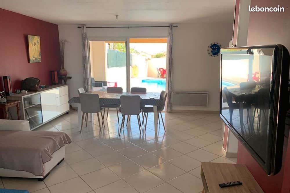 Photo of Livingroom in Gallargues-le-Montueux