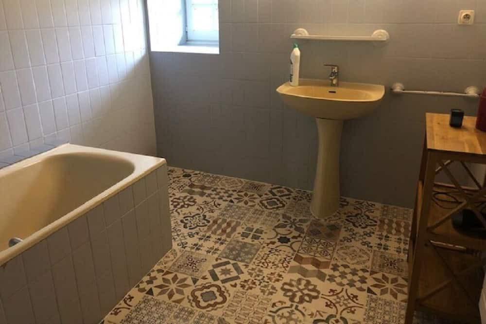 Photo of Bathroom in Roumegoux