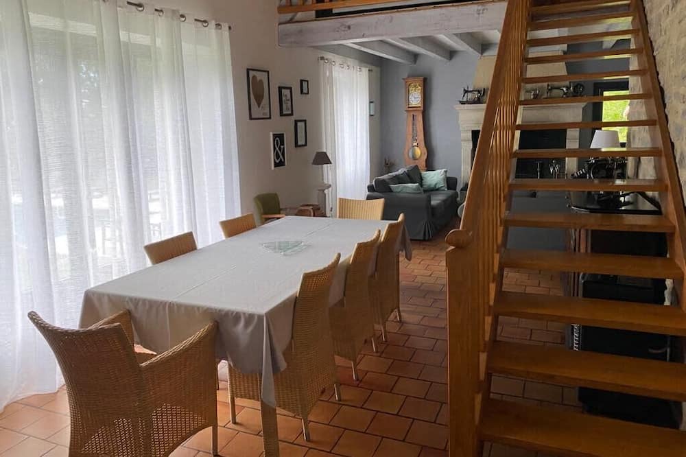 Photo of Livingroom in Alvignac