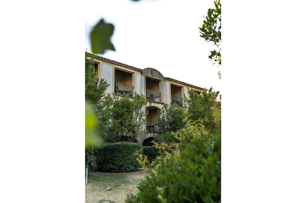 Photo of Outdoor in Pont Royal