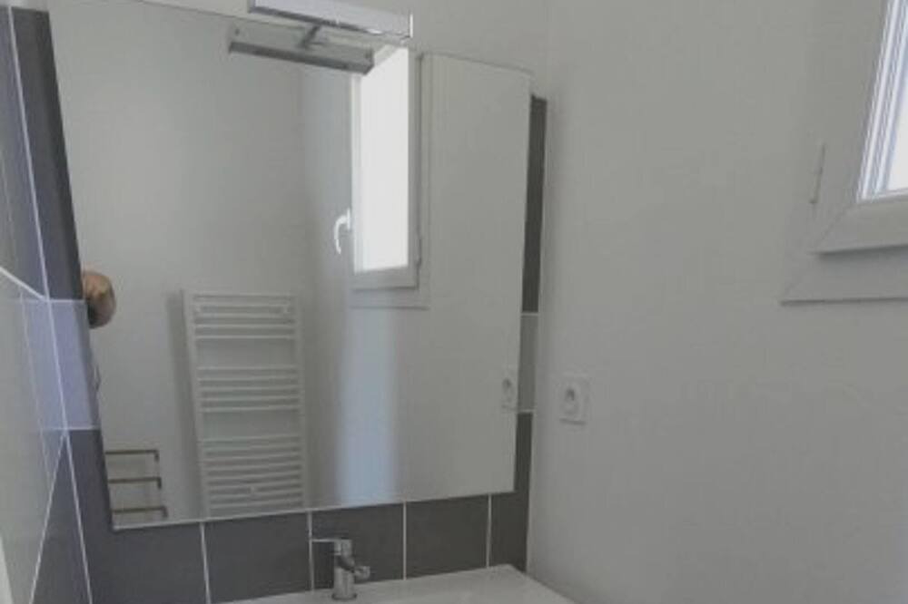 Photo of Bathroom in Saint-Paul-le-Jeune