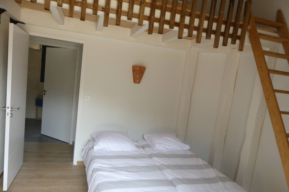 Photo of Bedroom in Saint-Vincent-de-Tyrosse