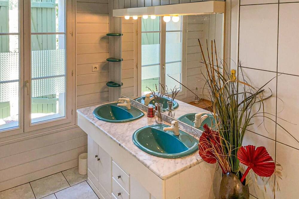 Photo of Bathroom in Generac