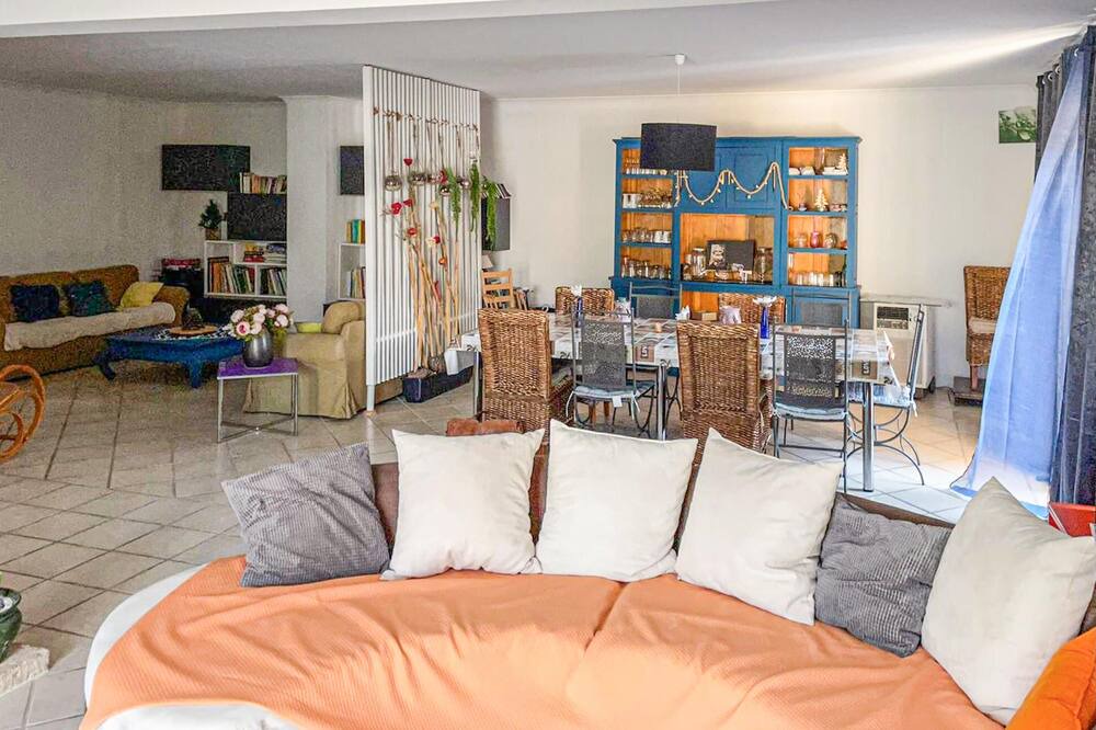 Photo of Bedroom in Generac
