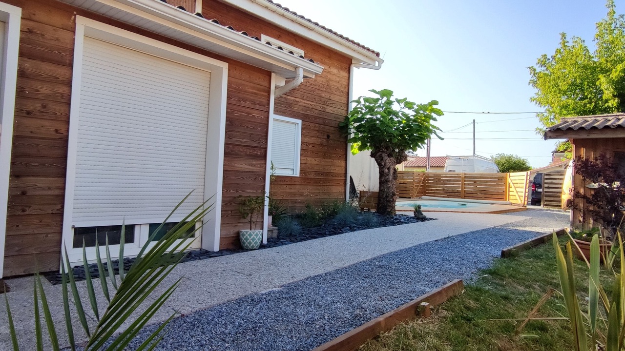 Photo of Outdoor in Salles