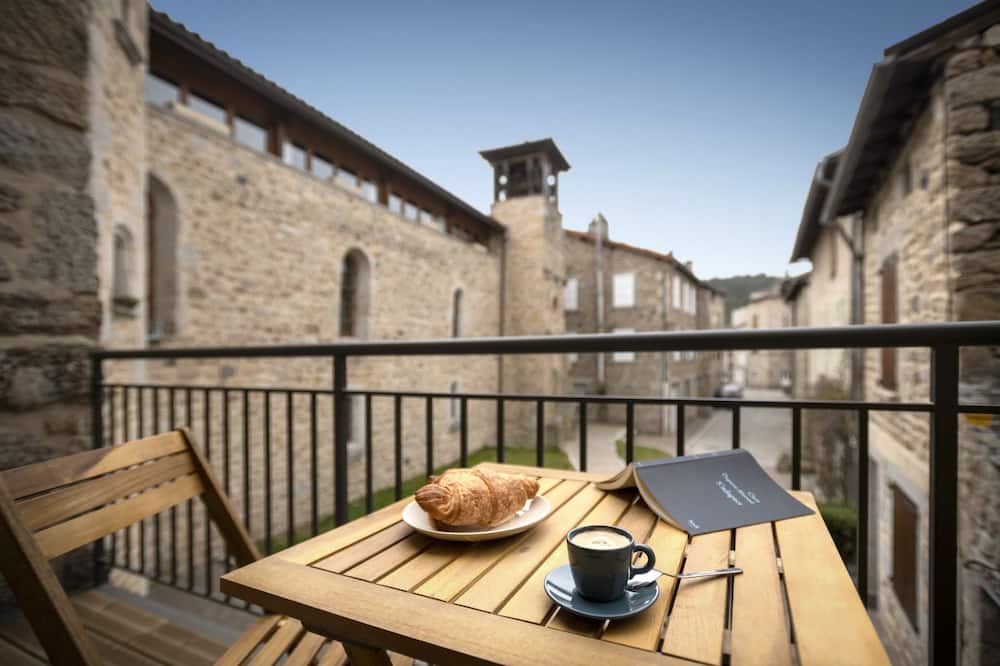 Photo of Patio Balcony in Le Malzieu-Ville