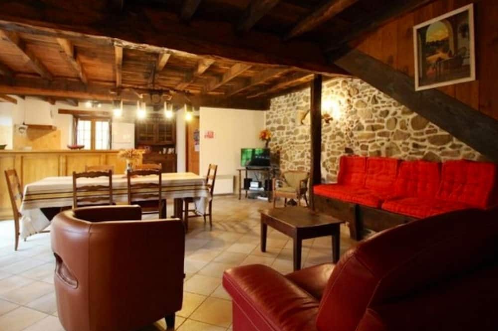 Photo of Livingroom in Saint-Etienne-de-Baigorry