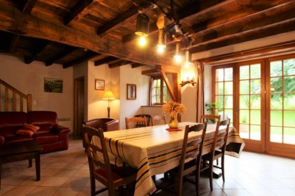 Photo of Livingroom in Saint-Etienne-de-Baigorry