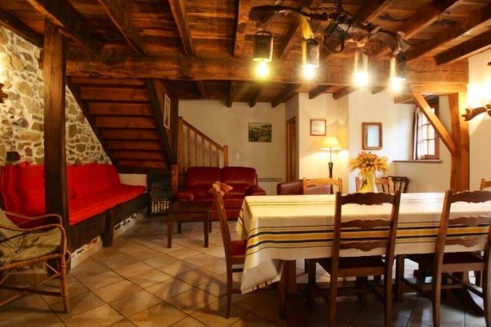 Photo of Livingroom in Saint-Etienne-de-Baigorry