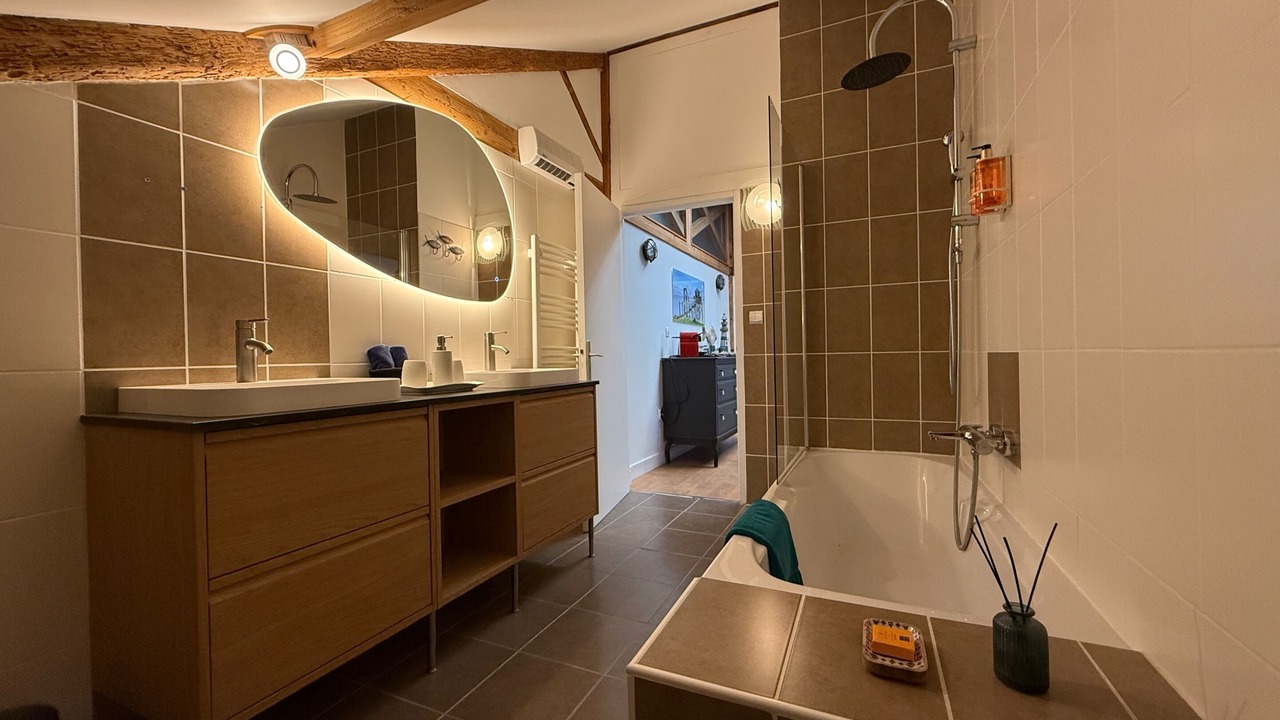 Photo of Bathroom in Saint-Estephe
