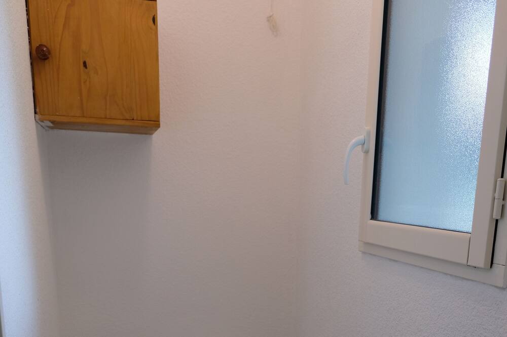 Photo of Bathroom in Lahonce