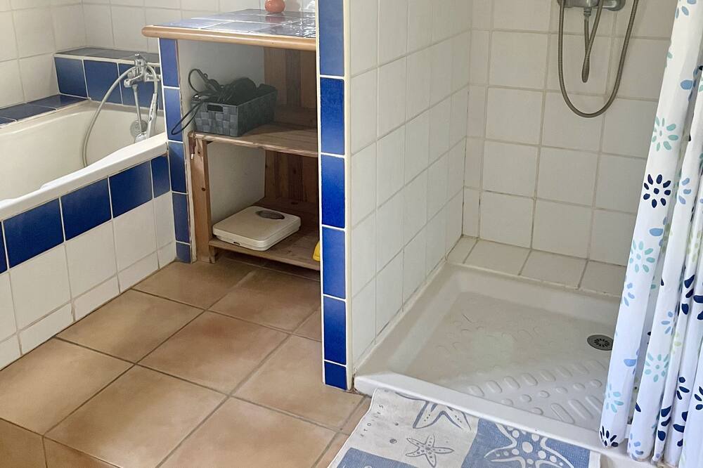 Photo of Bathroom in Saint-Nazaire