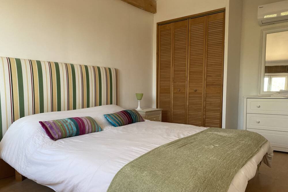 Photo of Bedroom in Saint-Nazaire