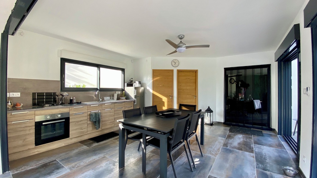 Photo of Kitchen in Sainte-Cecile-les-Vignes
