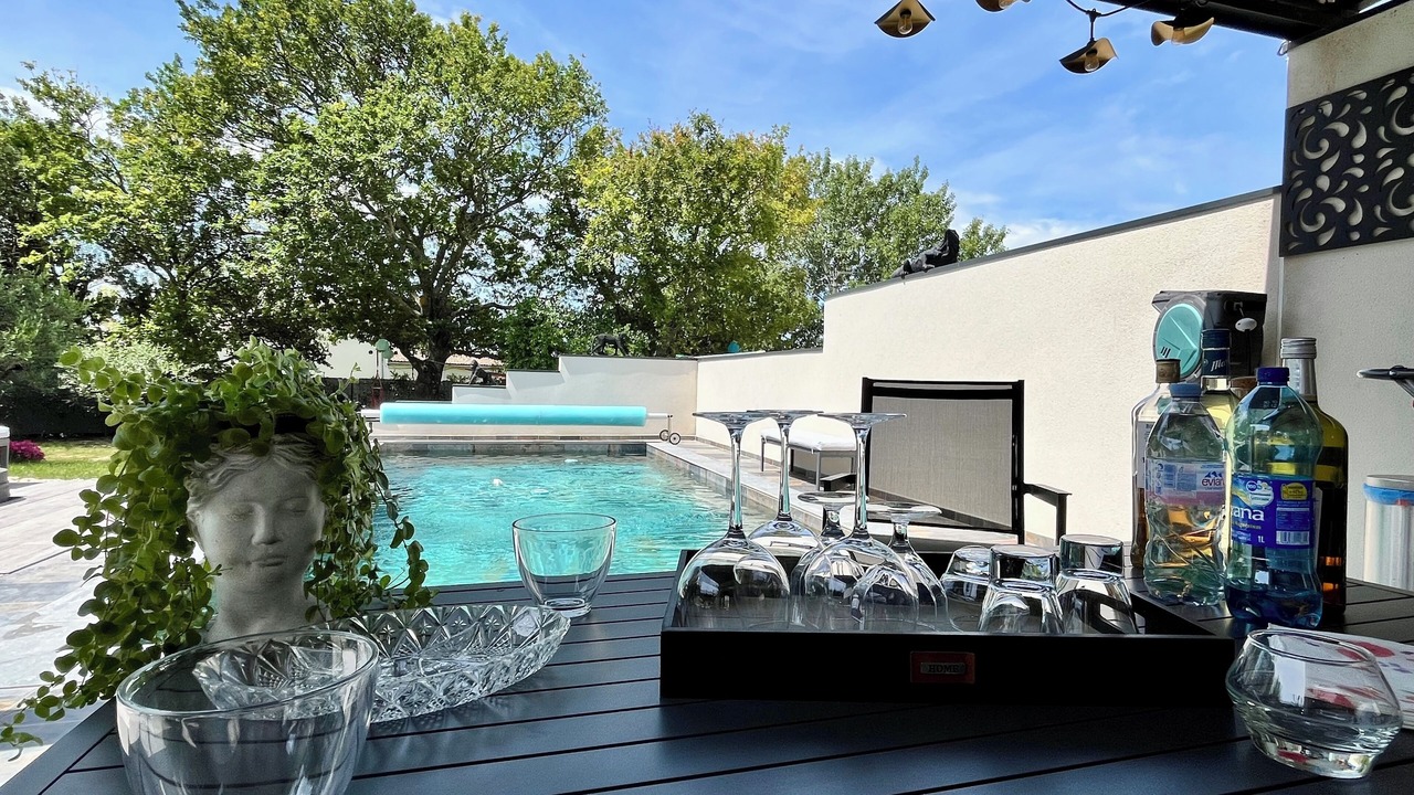 Photo of Outdoor in Sainte-Cecile-les-Vignes