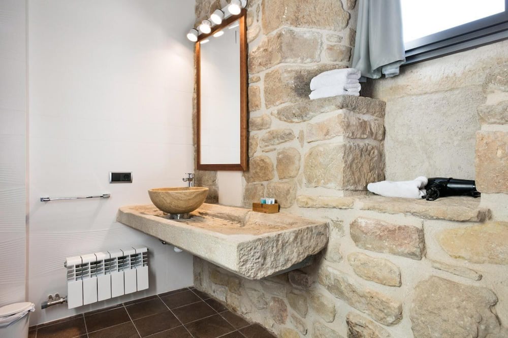 Photo of Bathroom in Tora