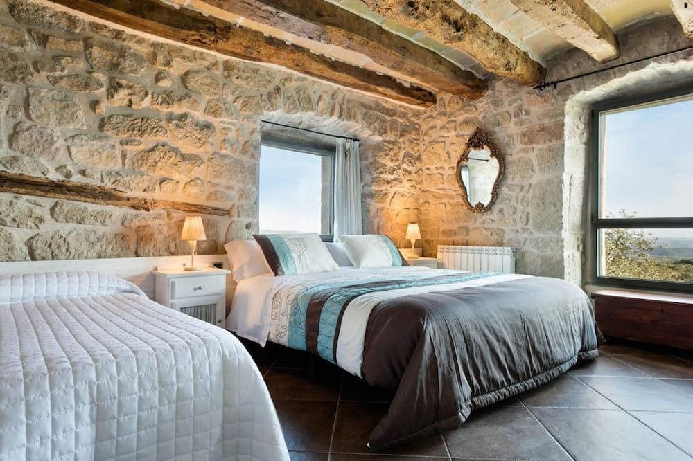 Photo of Bedroom in Tora