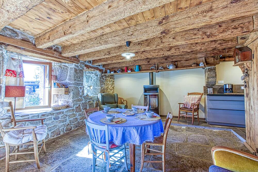 Photo of Bedroom in Peyre-en-Aubrac