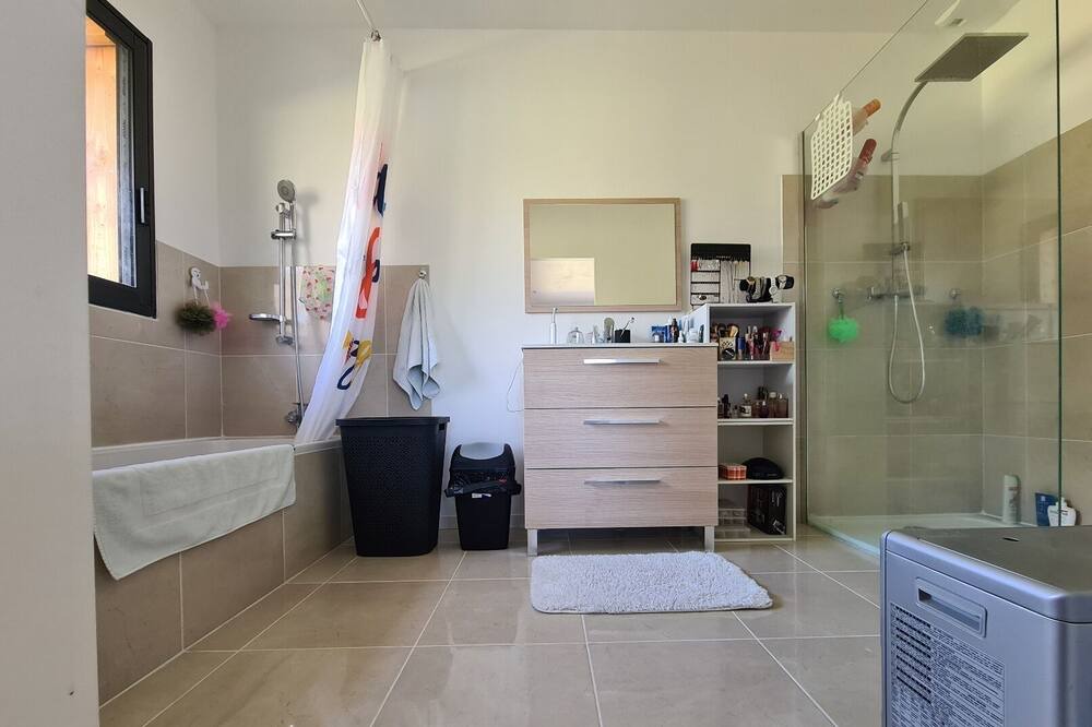 Photo of Bathroom in Queyrac