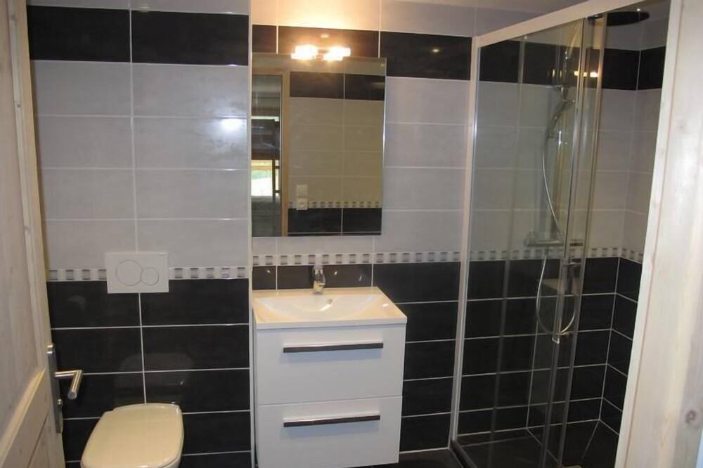 Photo of Bathroom in Nancroit