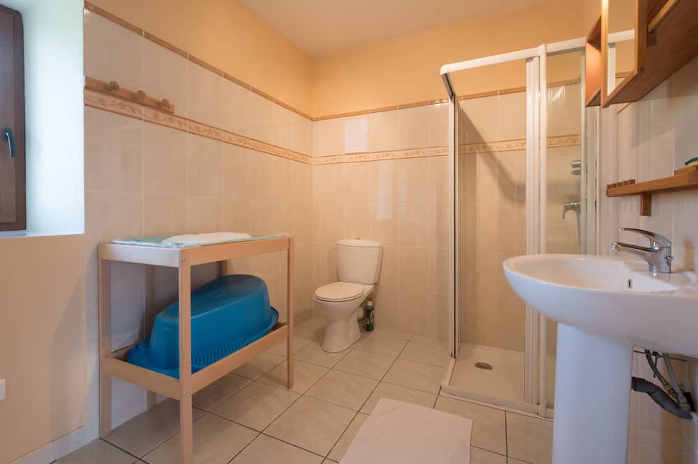 Photo of Bathroom in Roquefeuil