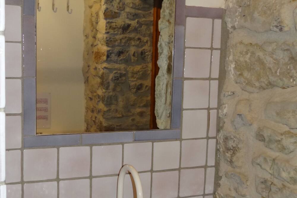Photo of Bathroom in Labeaume