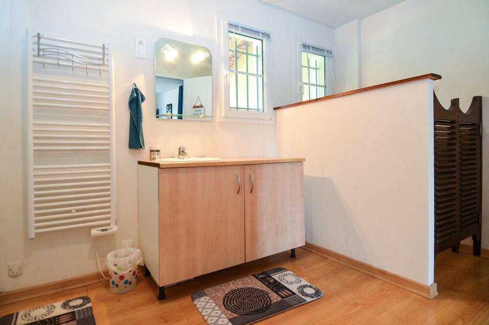 Photo of Bathroom in Barjac