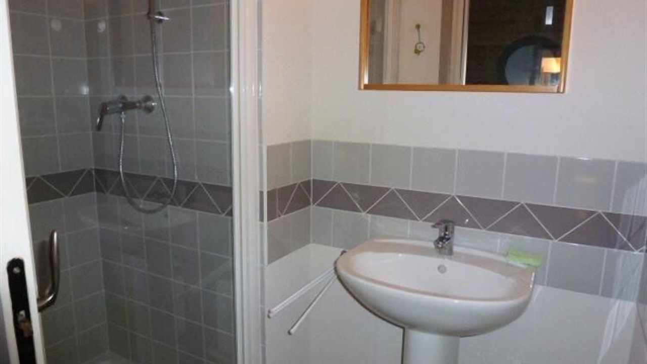 Photo of Bathroom in Sers