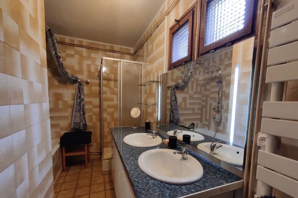 Photo of Bathroom in Begadan