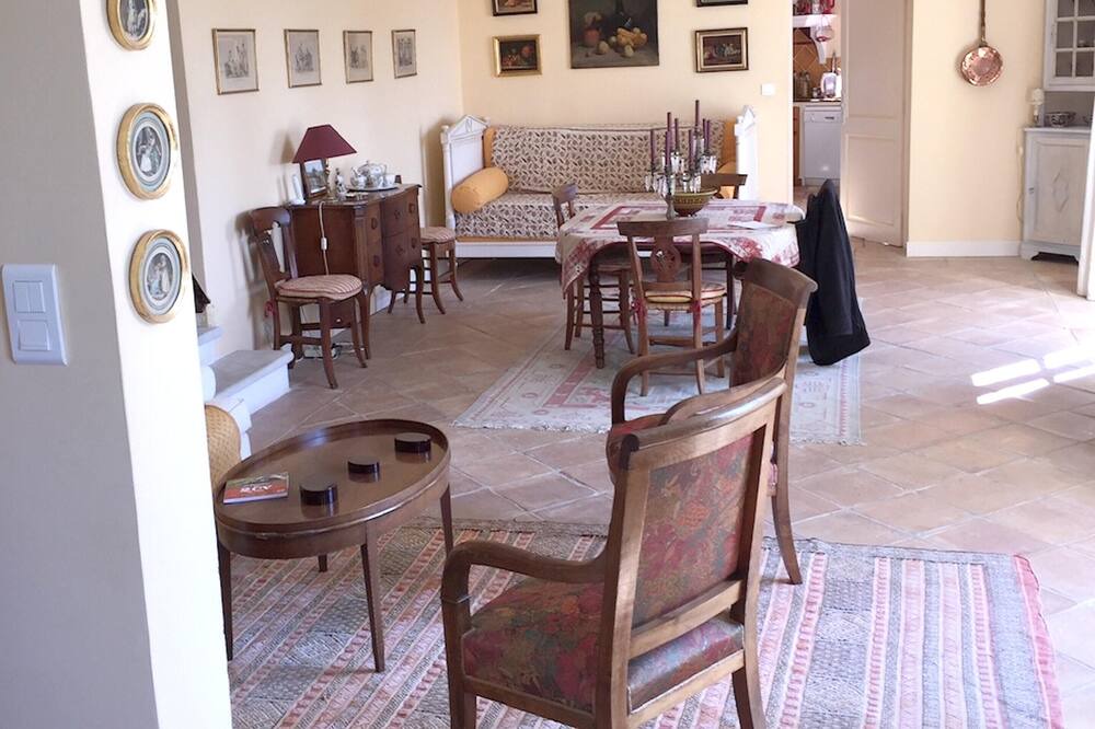 Photo of Livingroom in Saint-Saturnin-les-Apt
