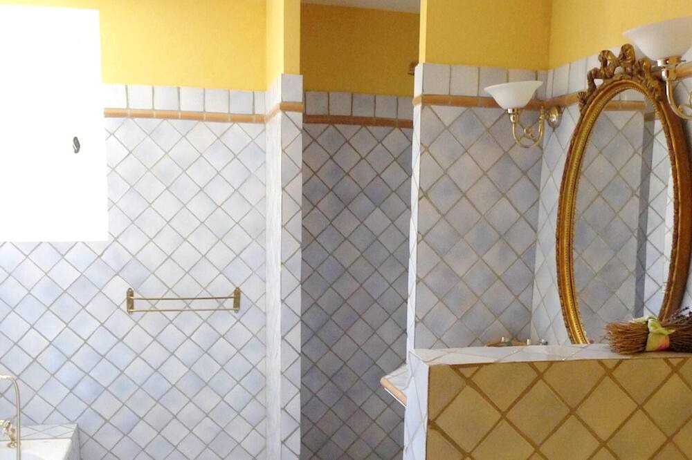Photo of Bathroom in Saint-Saturnin-les-Apt