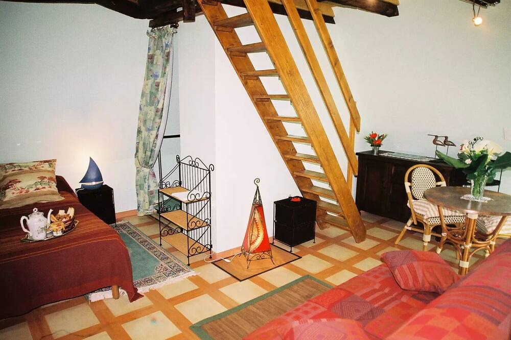 Photo of Livingroom in Monceaux-sur-Dordogne